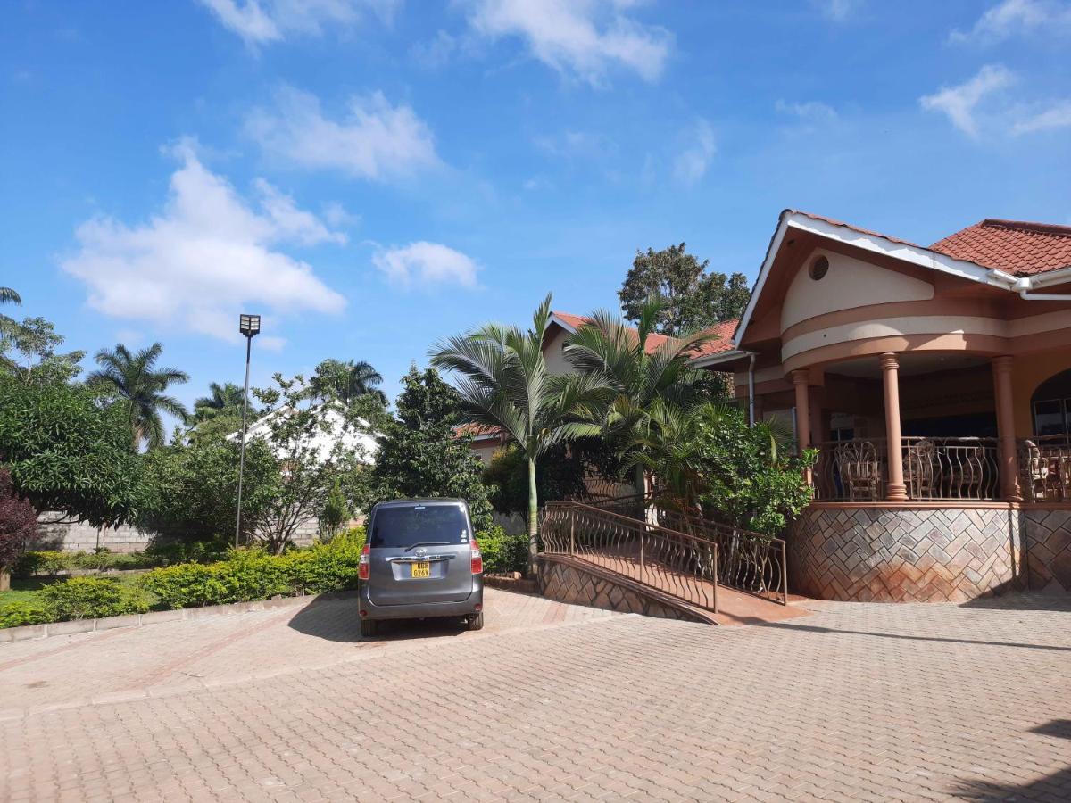 Airport Side Hotel Entebbe Extérieur photo