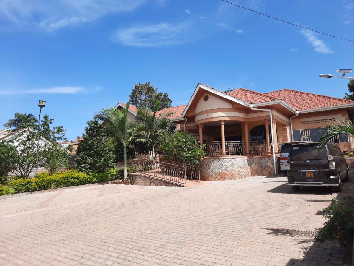 Airport Side Hotel Entebbe Extérieur photo