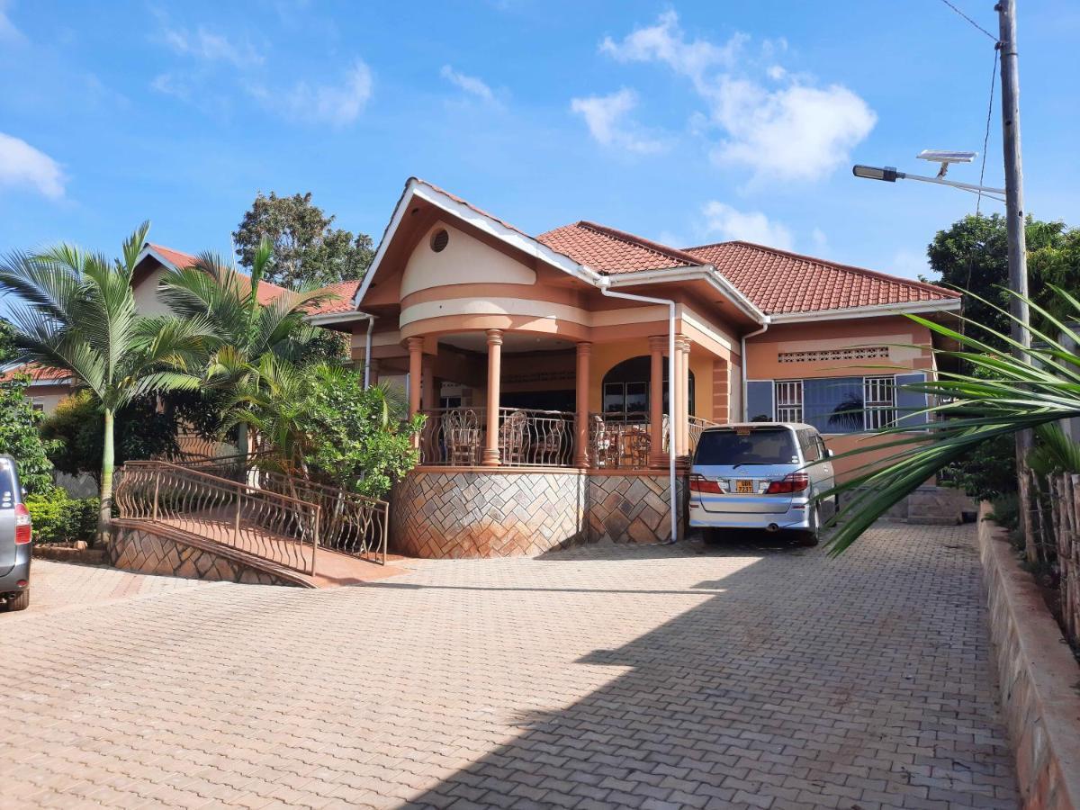 Airport Side Hotel Entebbe Extérieur photo