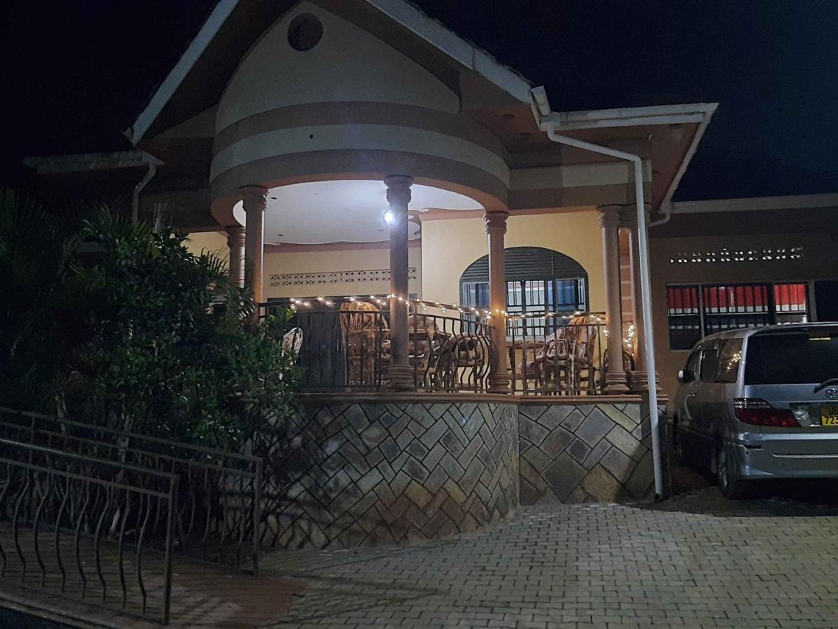 Airport Side Hotel Entebbe Extérieur photo