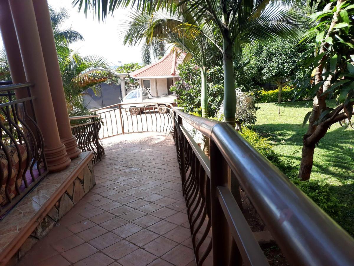 Airport Side Hotel Entebbe Extérieur photo