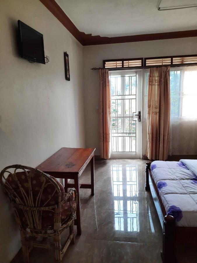 Airport Side Hotel Entebbe Extérieur photo
