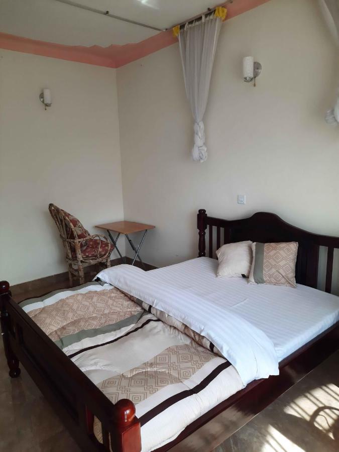 Airport Side Hotel Entebbe Extérieur photo