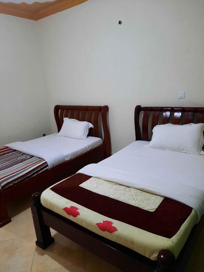 Airport Side Hotel Entebbe Extérieur photo