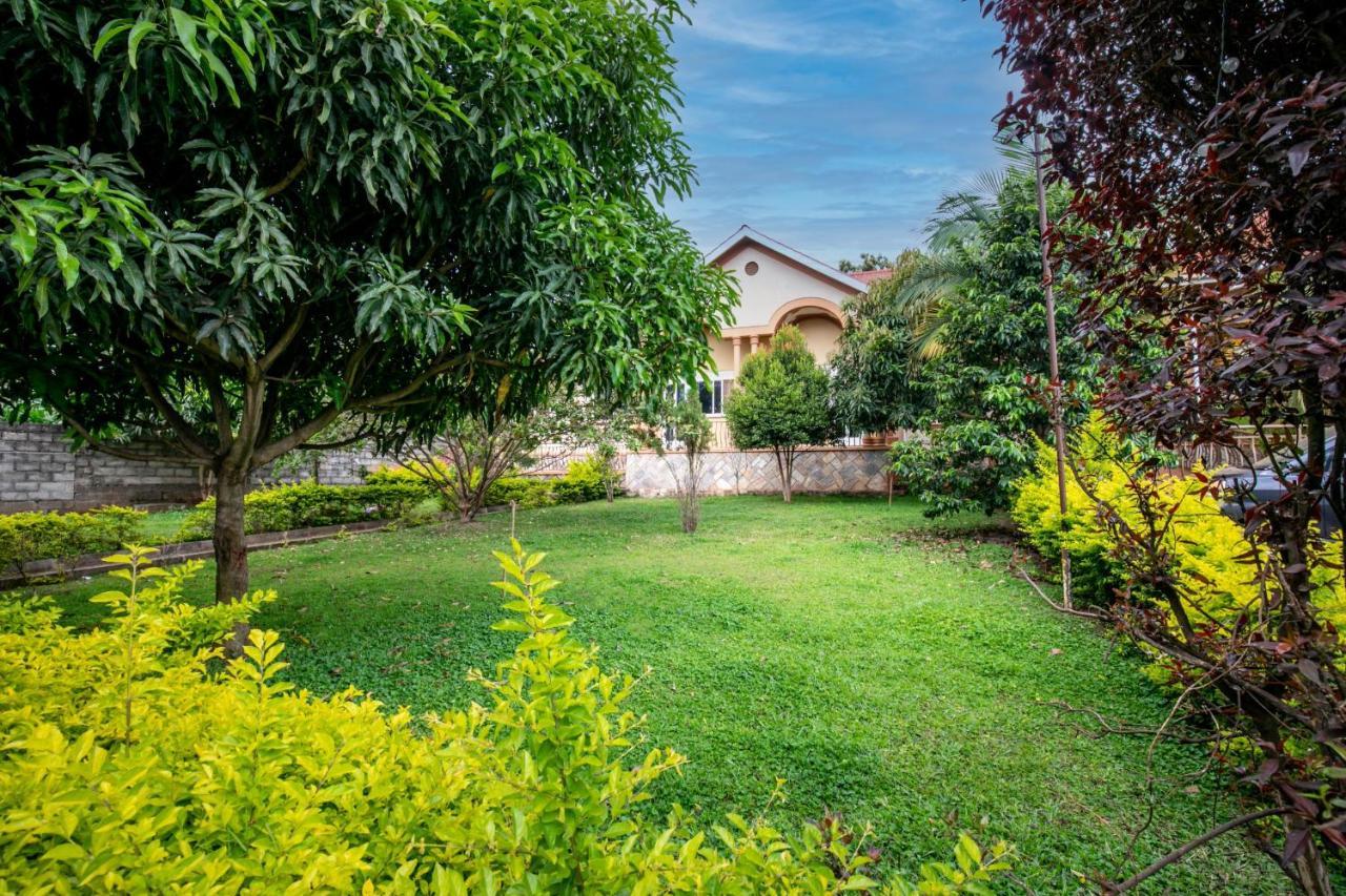 Airport Side Hotel Entebbe Extérieur photo