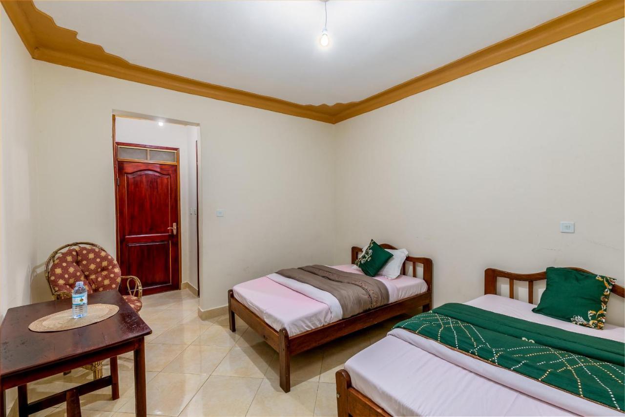 Airport Side Hotel Entebbe Extérieur photo